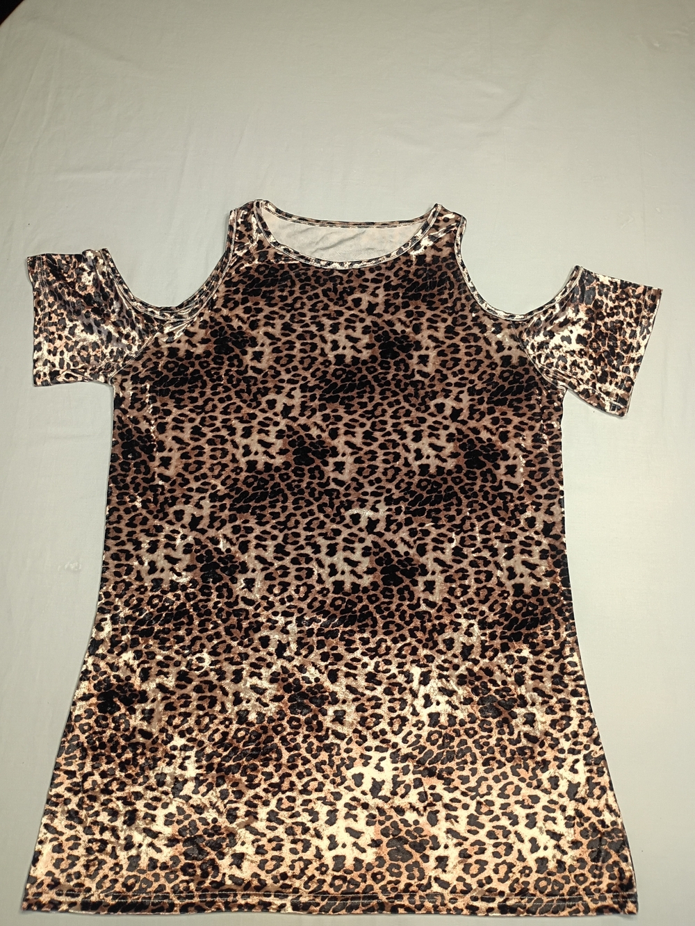 #1264 NWOT Crazy Train 2XL Leopard Velvet Cold Shoulder Tunic Top
